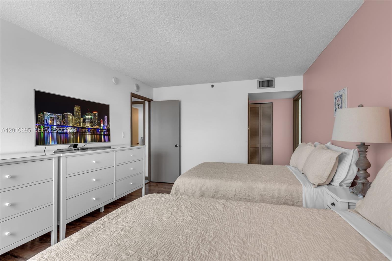 CLUB ATLANTIS CONDO - Residential
