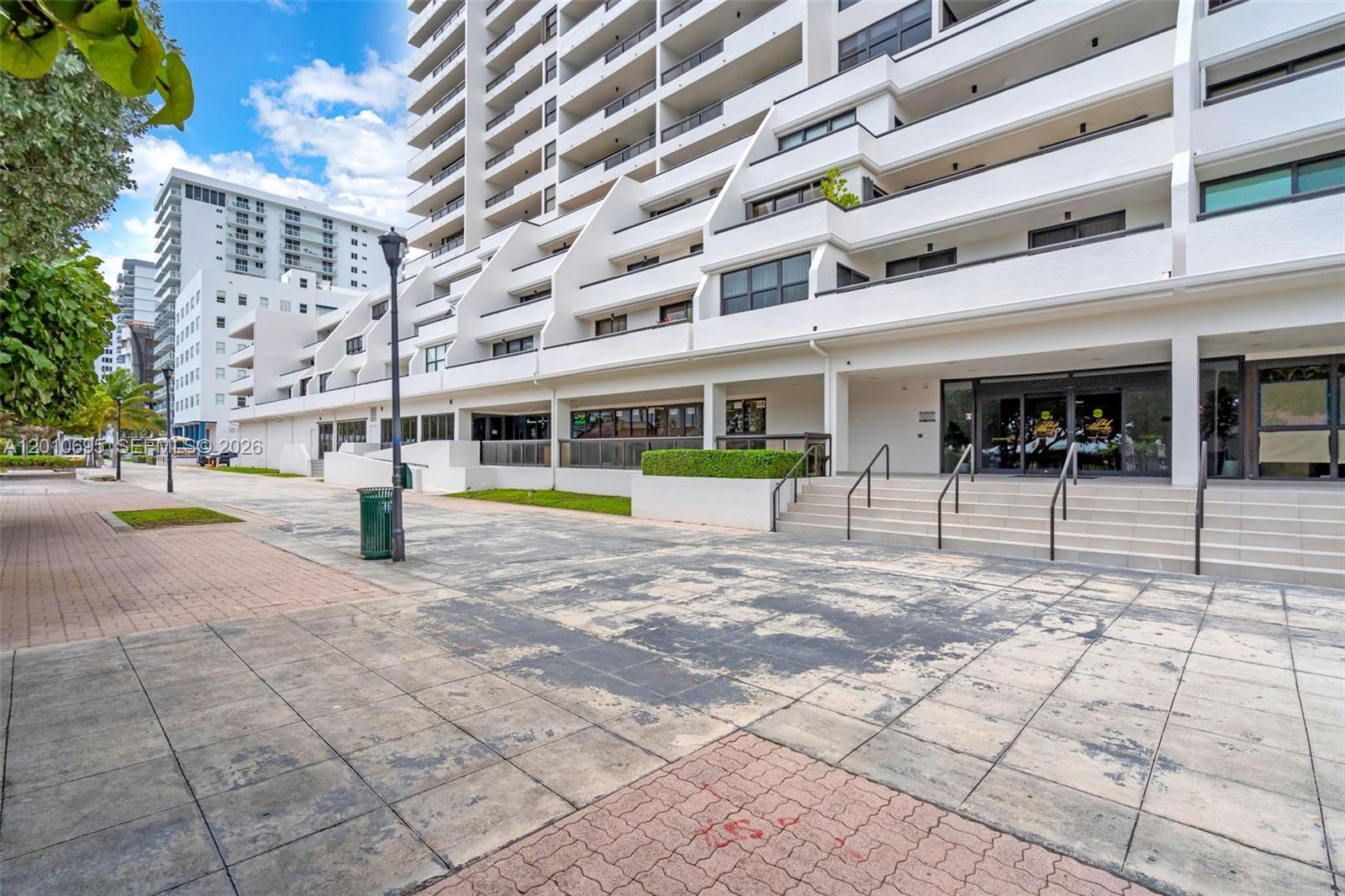 CLUB ATLANTIS CONDO - Residential