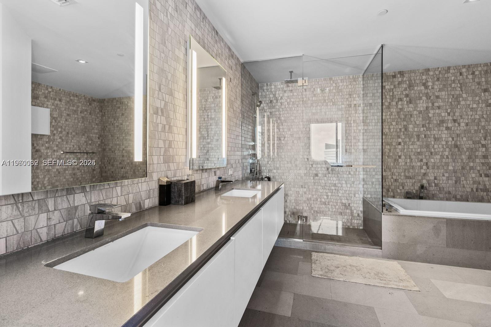 RISE CONDO - Residential