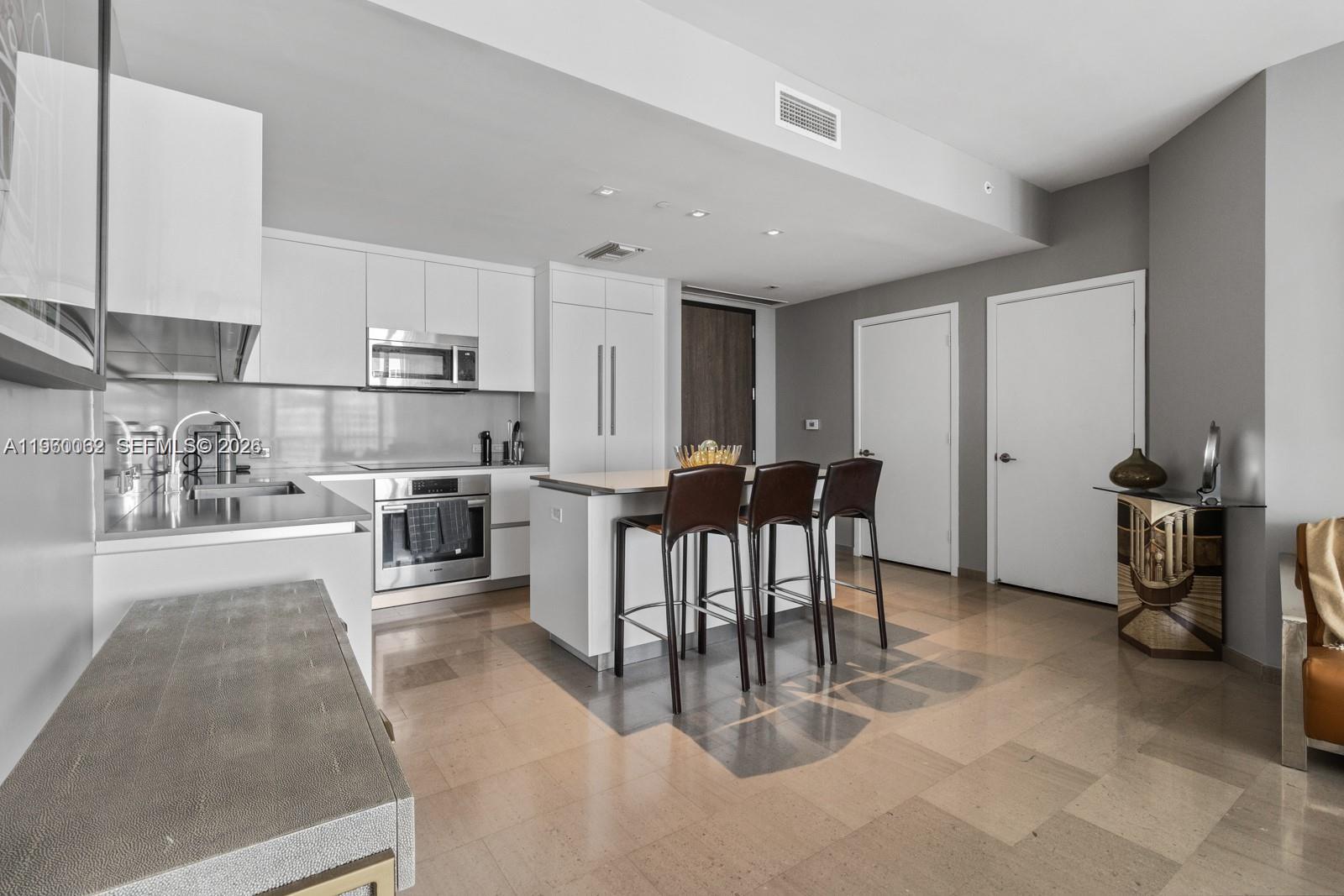 RISE CONDO - Residential