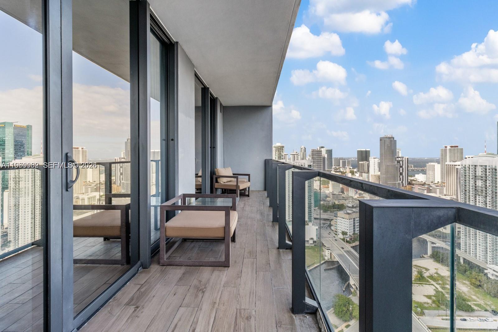 RISE CONDO - Residential