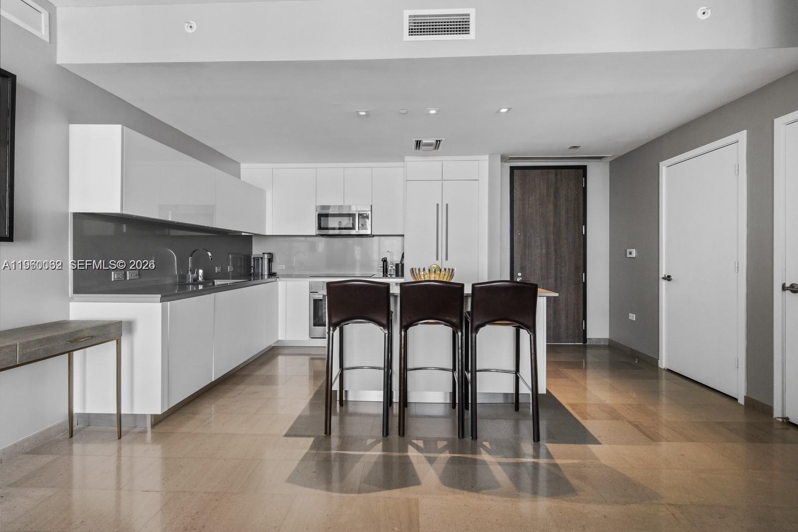 RISE CONDO - Residential