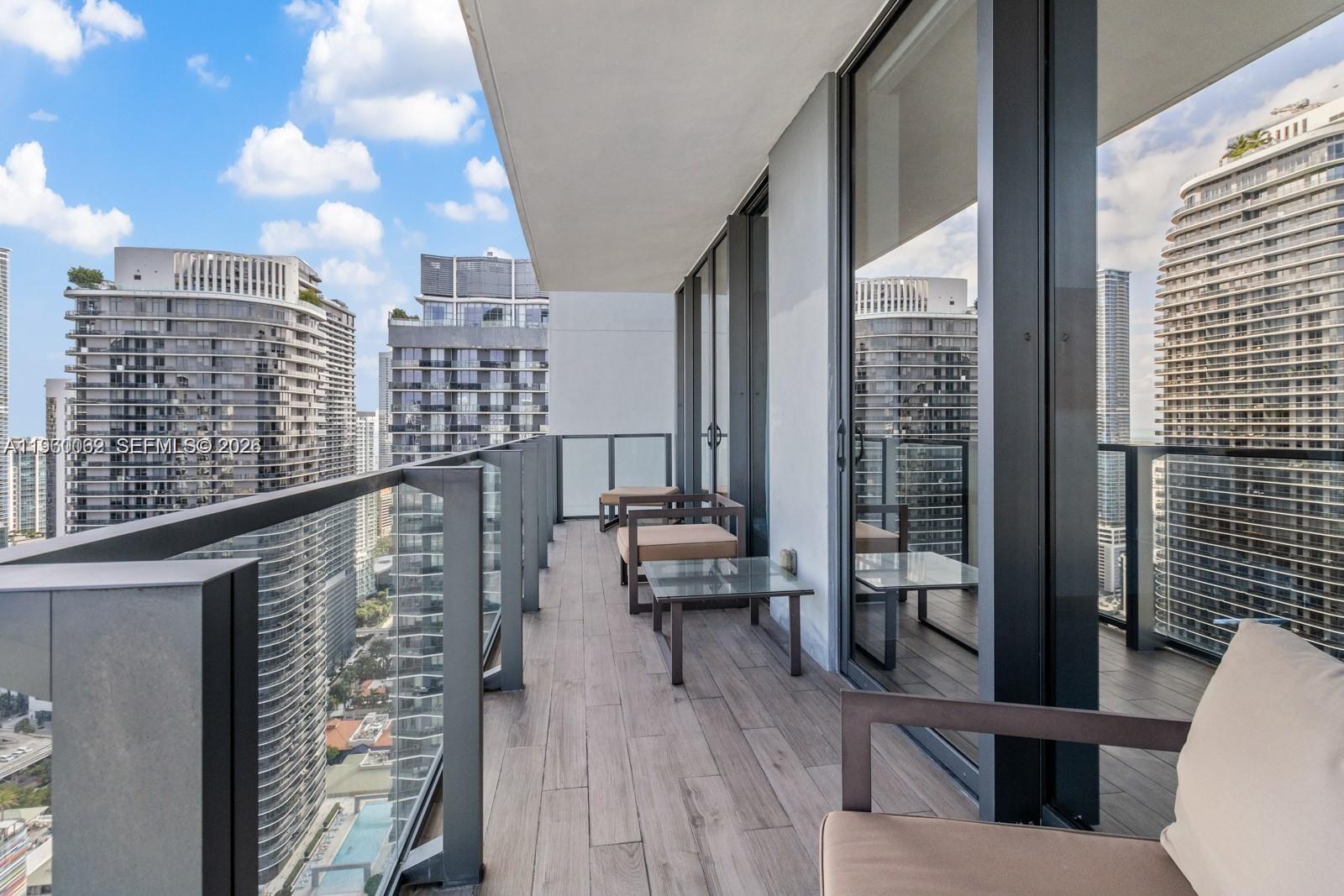 RISE CONDO - Residential