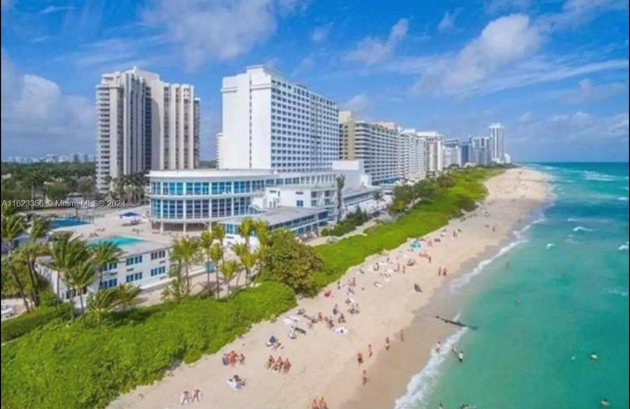 Rental Property at 5445 Collins Ave Th-7, Miami Beach, Miami-Dade County, Florida - Bedrooms: 1 
Bathrooms: 2  - $6,000 MO.
