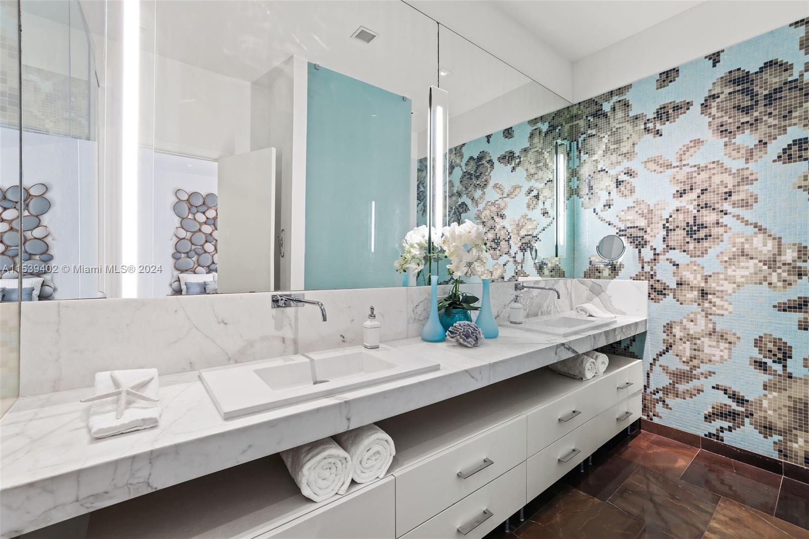 THE MERIDIAN CONDO - Residential