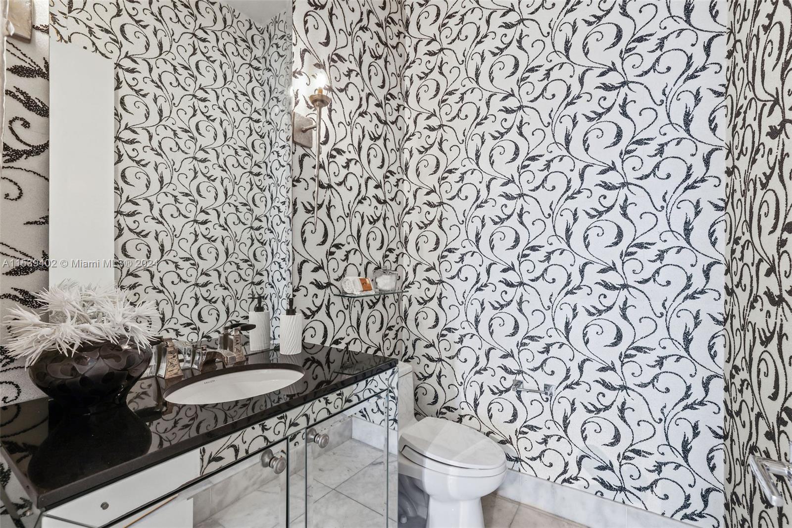 THE MERIDIAN CONDO - Residential