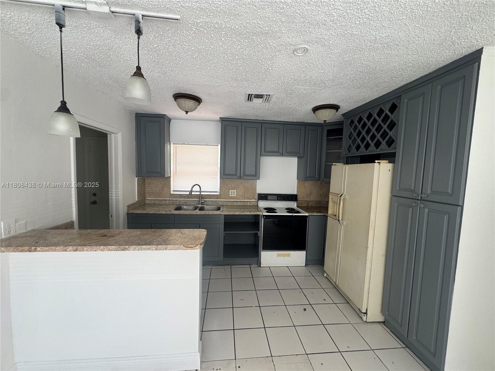 2706 NW 15th Ct