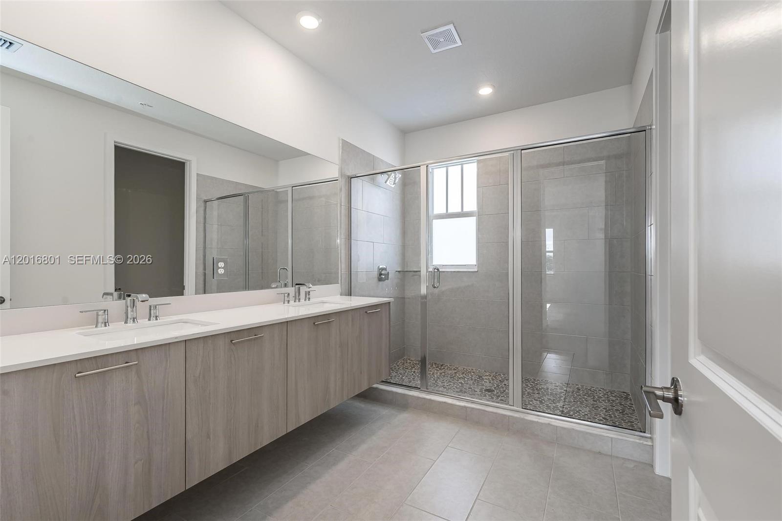 RESERVE AT DAVIE - Residential Lease