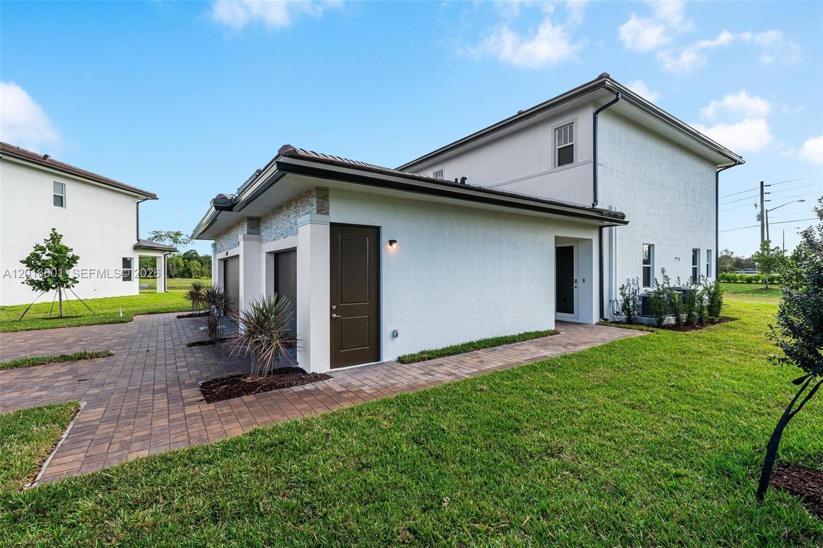 RESERVE AT DAVIE - Residential Lease