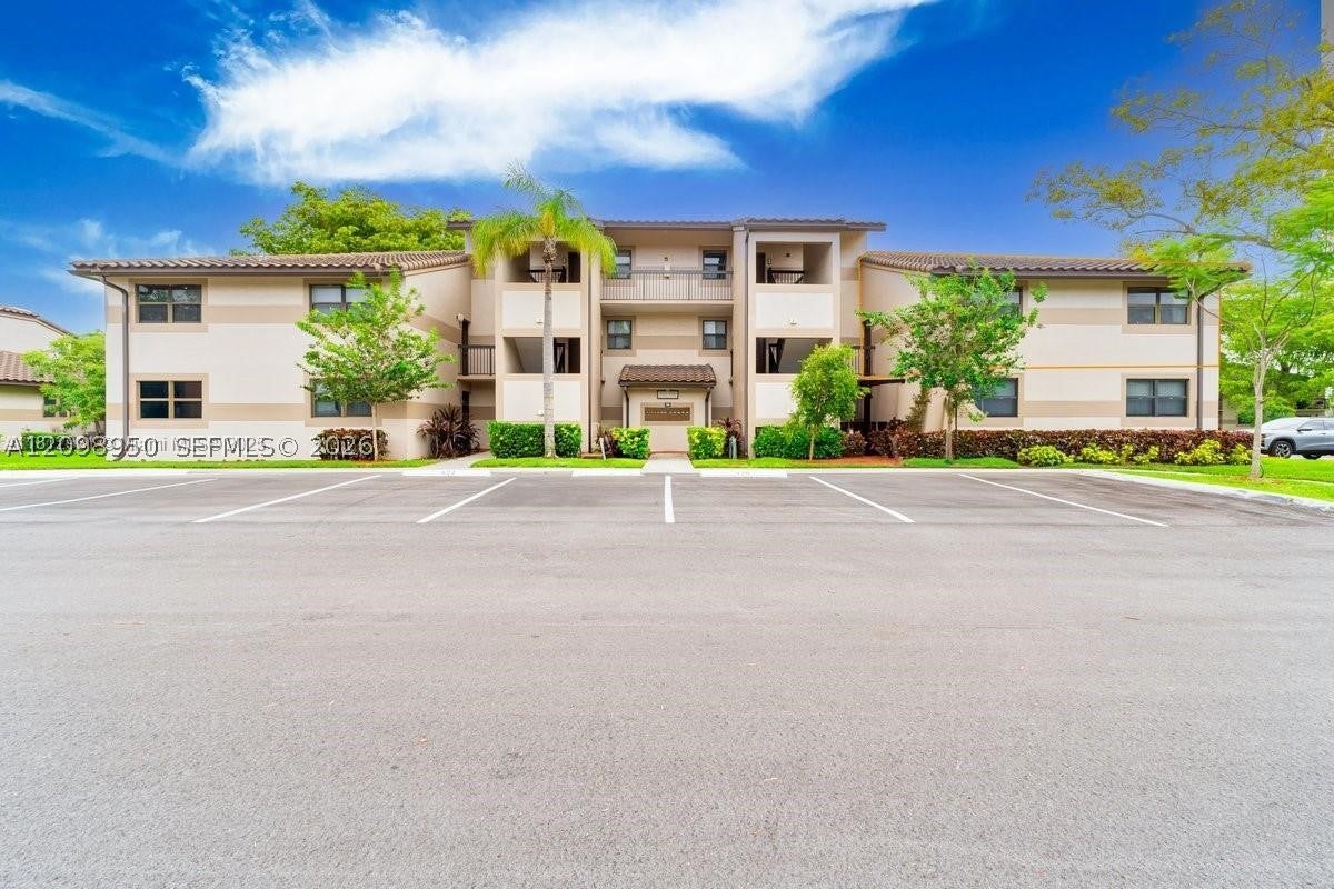 9937 Nob Hill Pl 1637, Sunrise, FL, 33351/$315,000 3 9937 Nob Hill Pl 1637