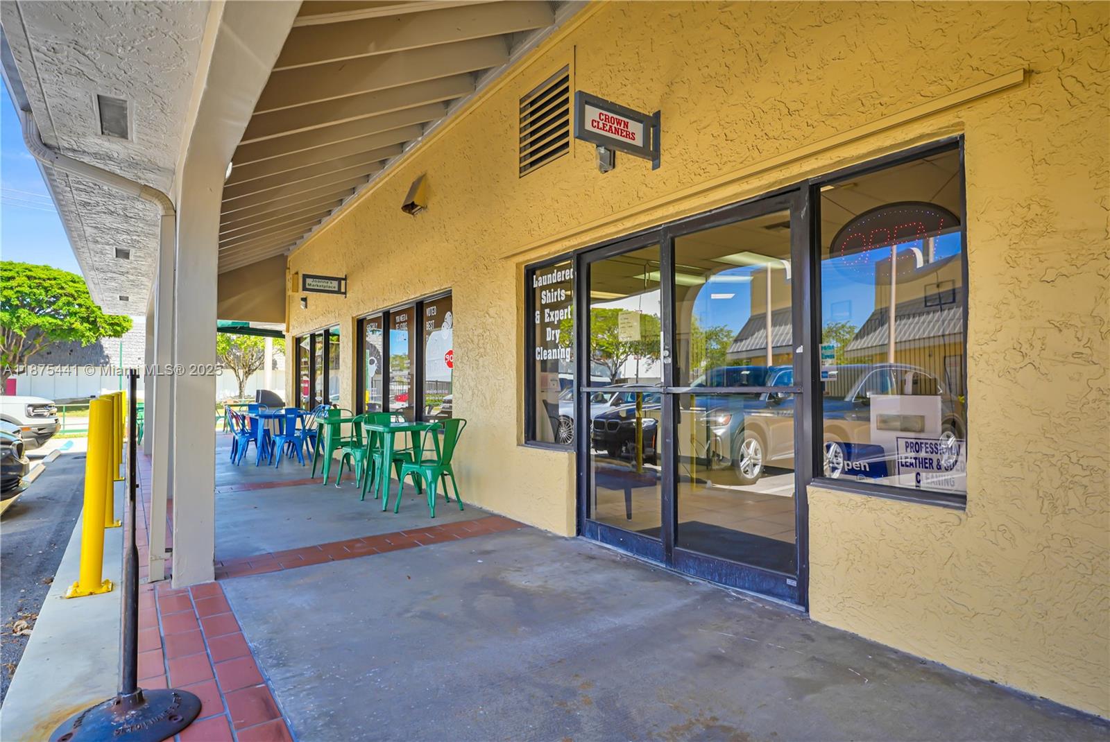 Rare opportunity to own a well-established dry cleaning business located in the heart of South Miami, with another location in Pinecrest. In business for over 25 years with loyal clientele, proven systems, and trained staff in place.
Includes all machinery, consistent revenue with lots potential for growth through delivery services, online marketing, space and demand allow for adding alterations, wash & fold service, or pickup/drop-off routes and open more locations.
Perfect opportunity for an owner-operator or investor looking to step into a recession-resistant, essential service business with a solid foundation and plenty of room for growth.
For more pictures, financial info and showings call or text listing agent.