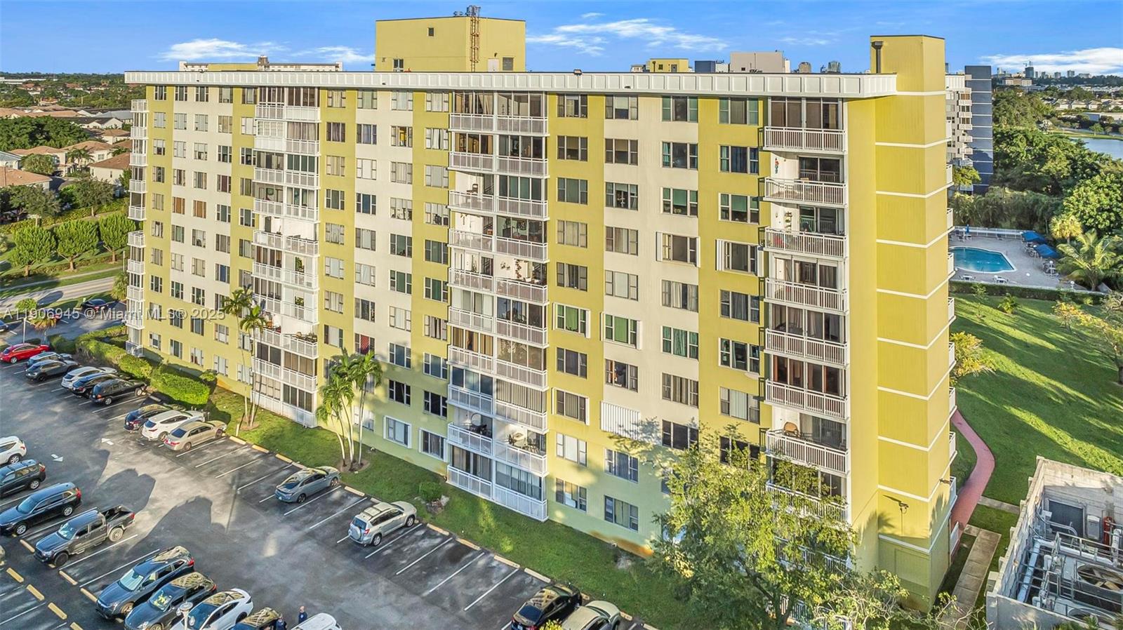 HILLCREST NO 21 CONDO - Residential