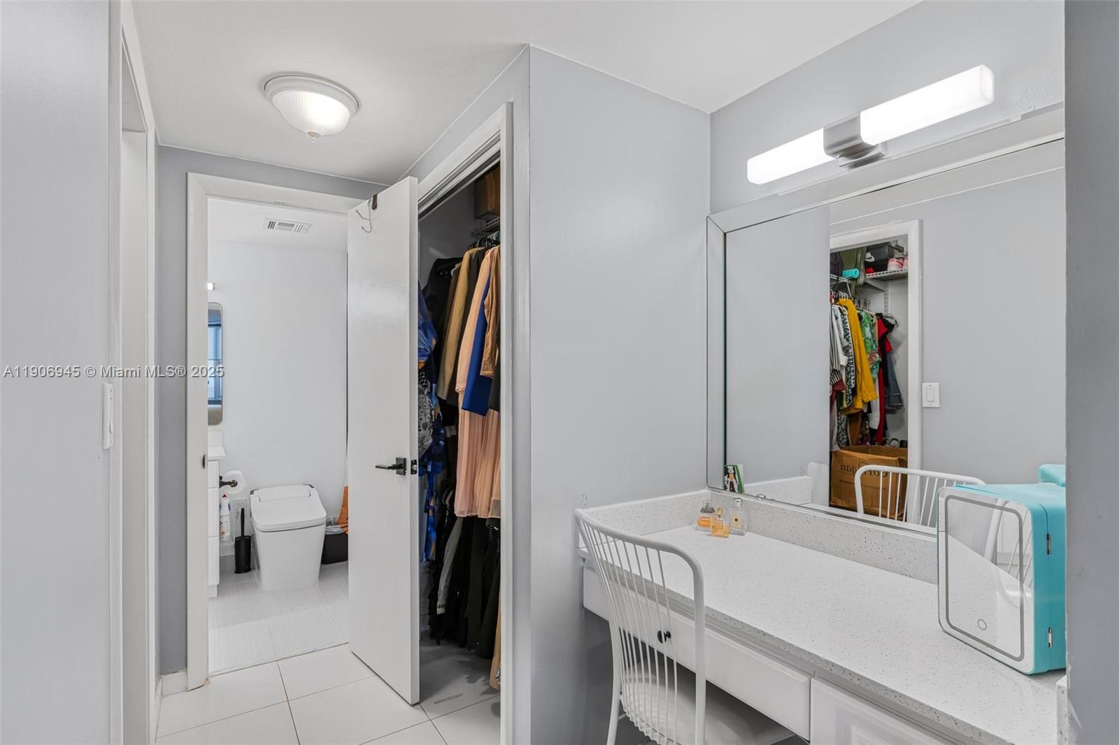 HILLCREST NO 21 CONDO - Residential