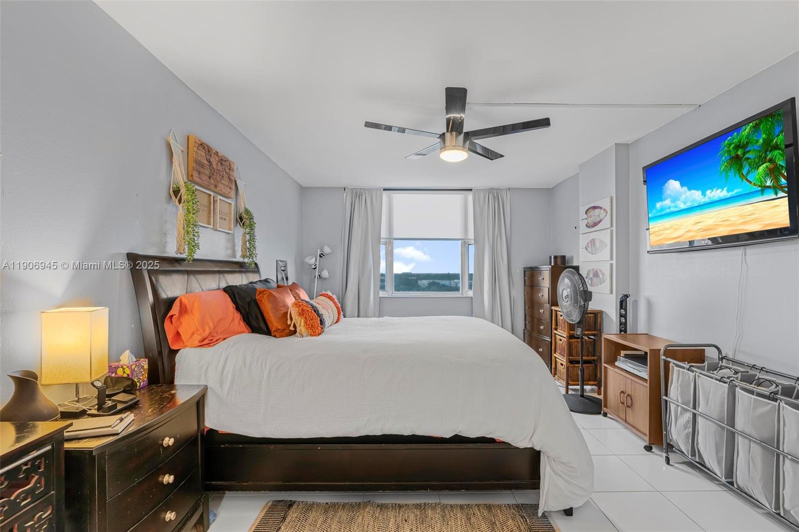 HILLCREST NO 21 CONDO - Residential