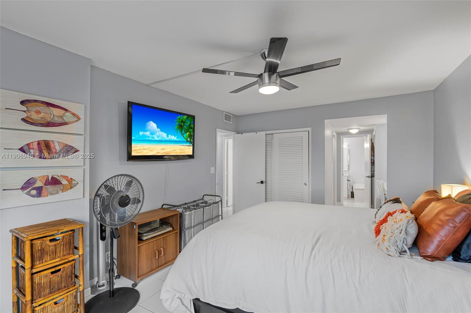 HILLCREST NO 21 CONDO - Residential