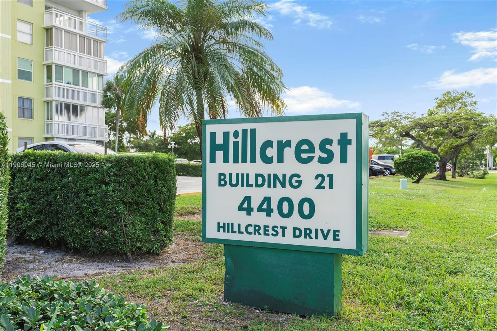 HILLCREST NO 21 CONDO - Residential