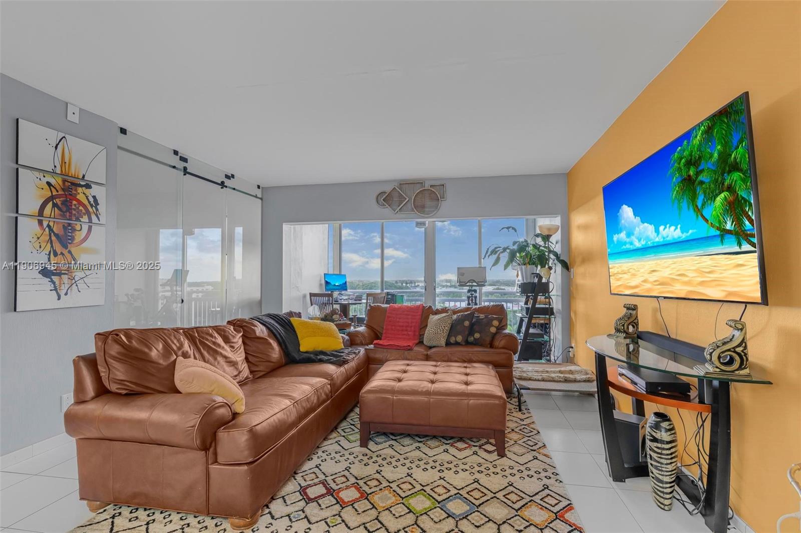 HILLCREST NO 21 CONDO - Residential