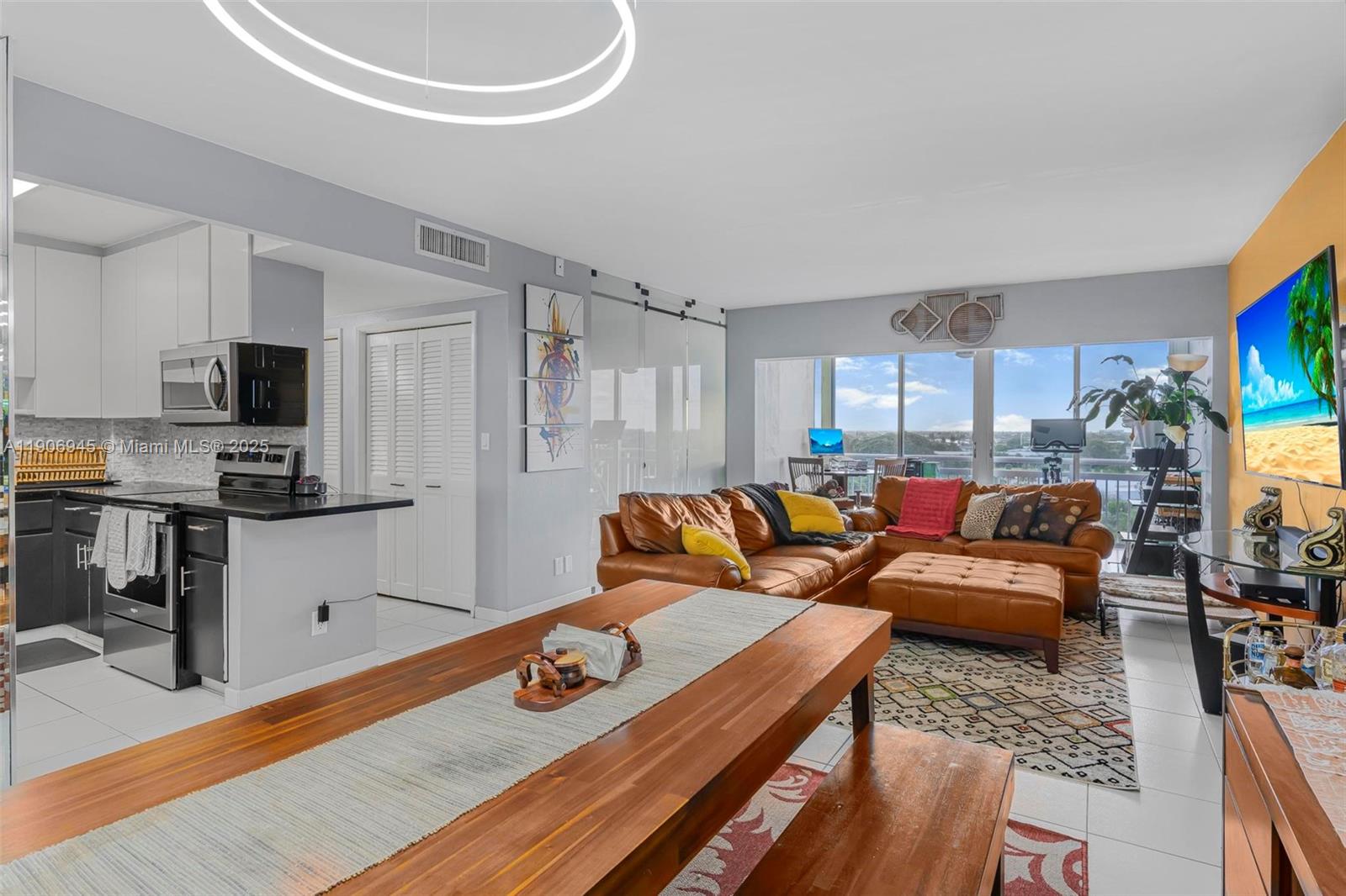 HILLCREST NO 21 CONDO - Residential