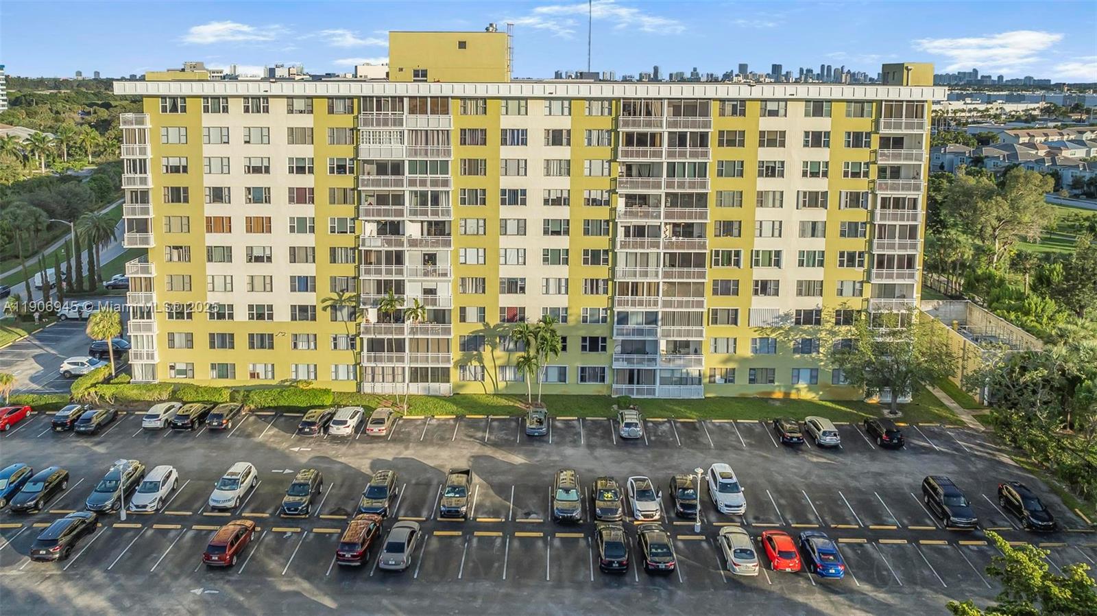 HILLCREST NO 21 CONDO - Residential