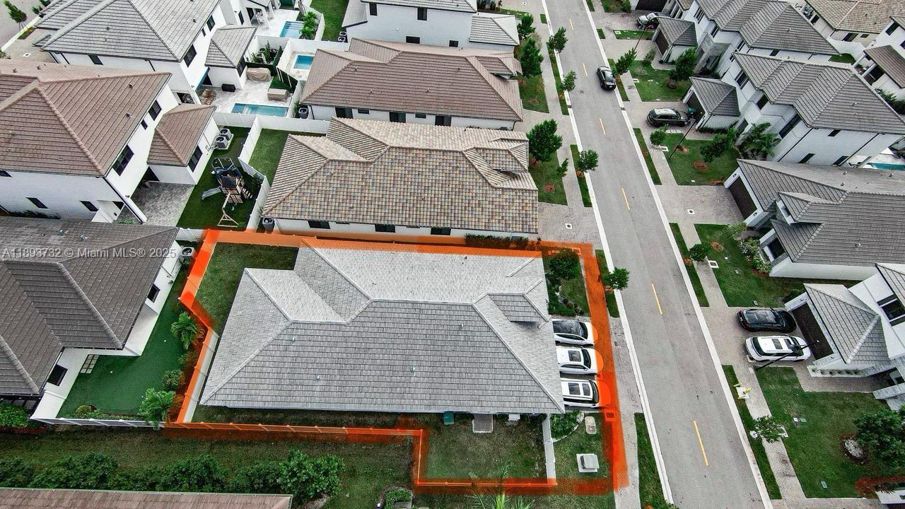 DOWNTOWN DORAL SOUTH PHAS - Residential