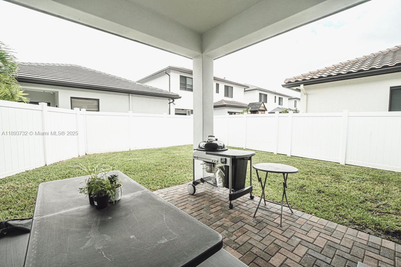 DOWNTOWN DORAL SOUTH PHAS - Residential