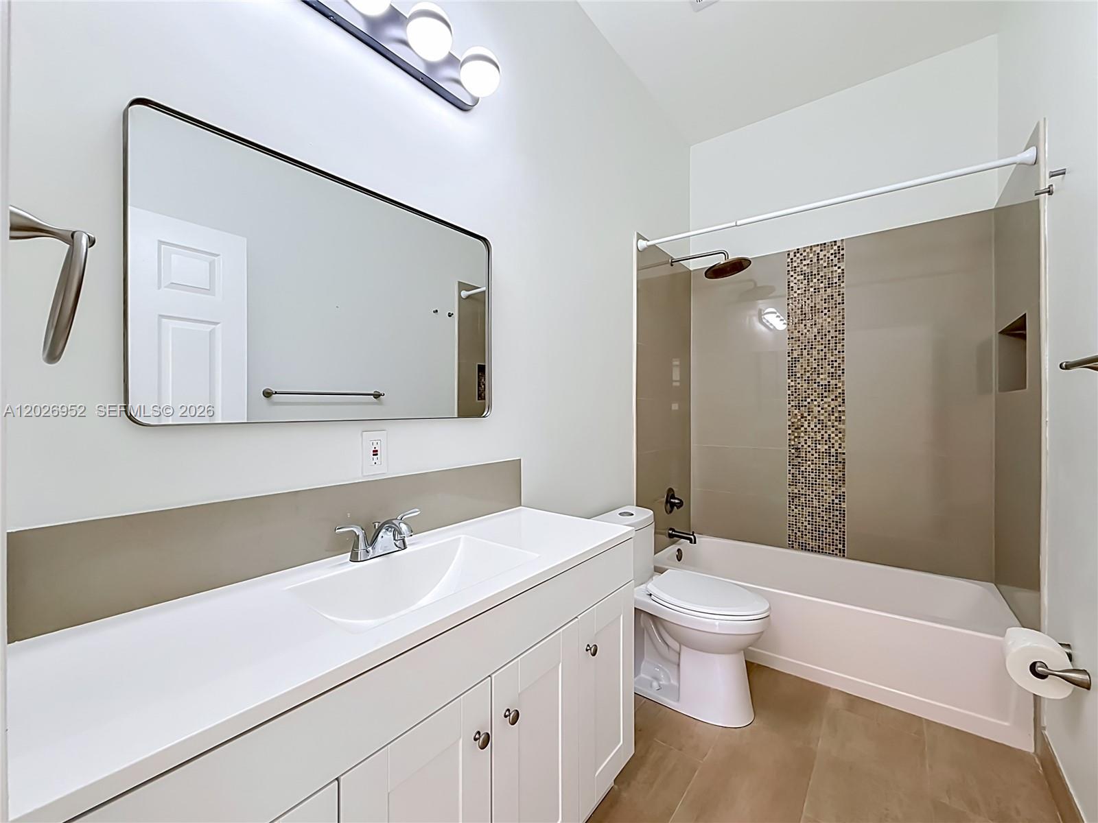 EMERALD COURTS - OPAL CRE - Residential