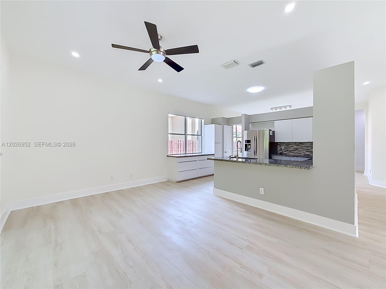 EMERALD COURTS - OPAL CRE - Residential