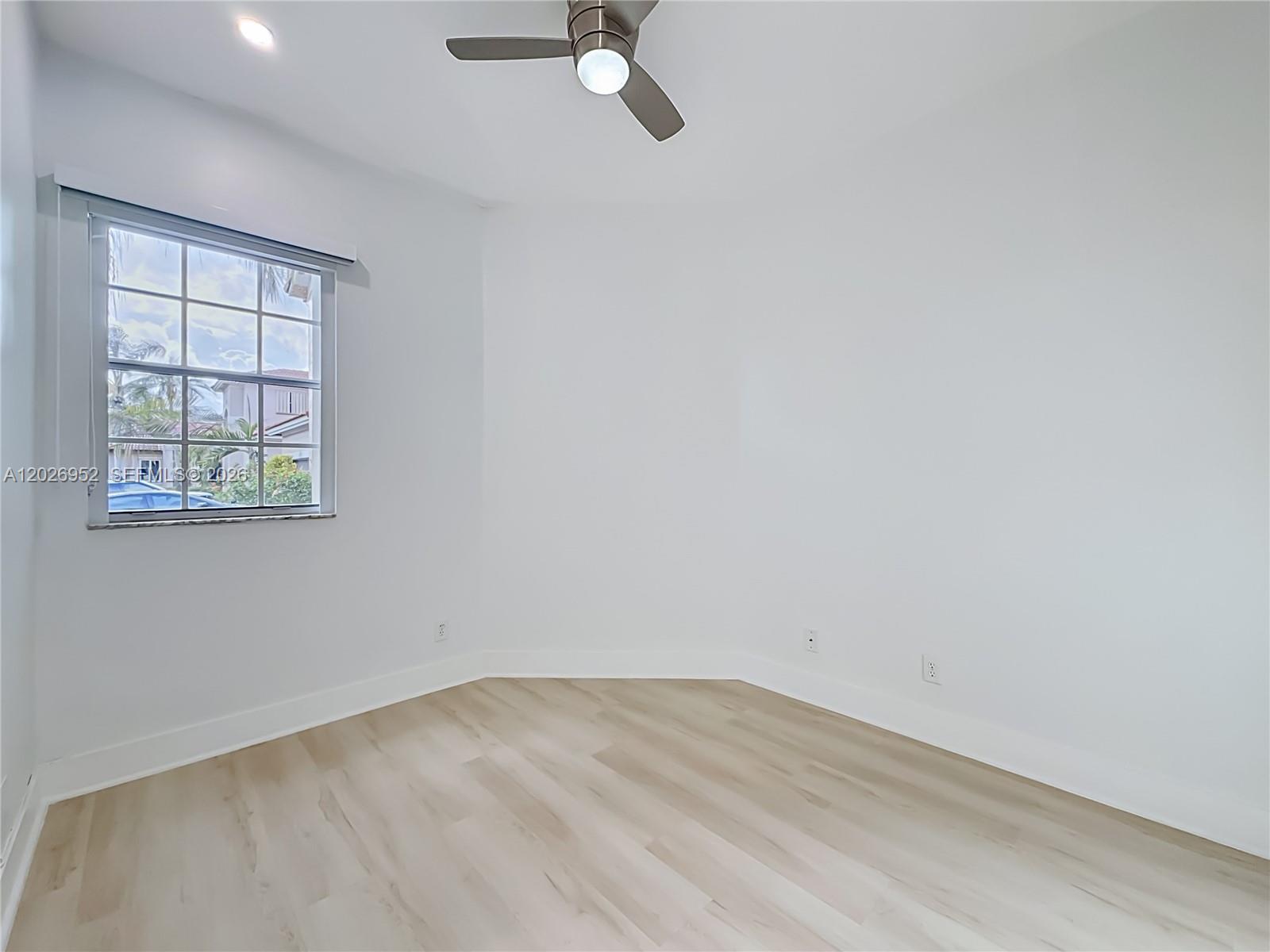 EMERALD COURTS - OPAL CRE - Residential