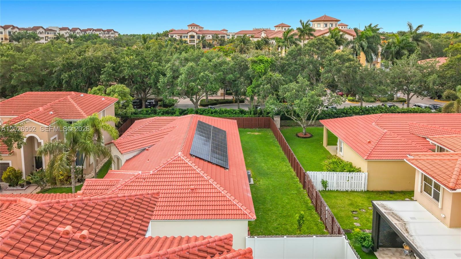 EMERALD COURTS - OPAL CRE - Residential