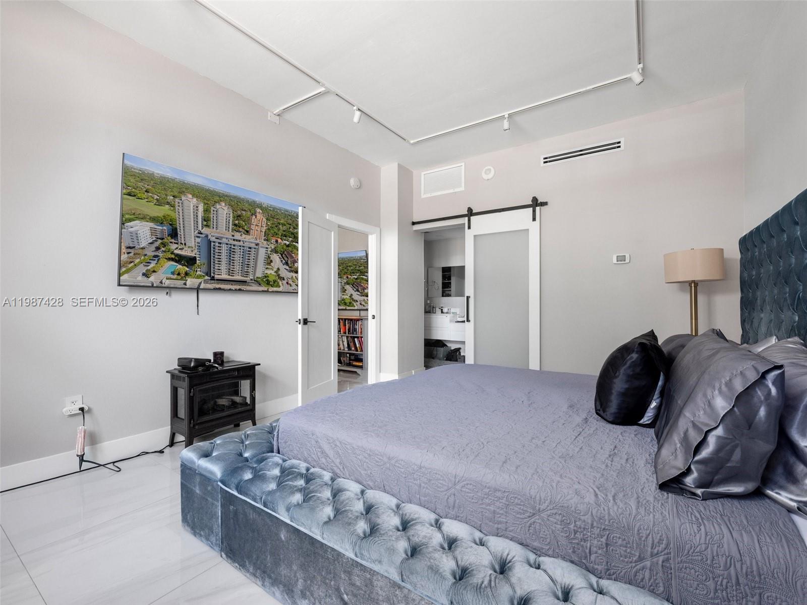 GABLES PLAZA CONDO - Residential Lease