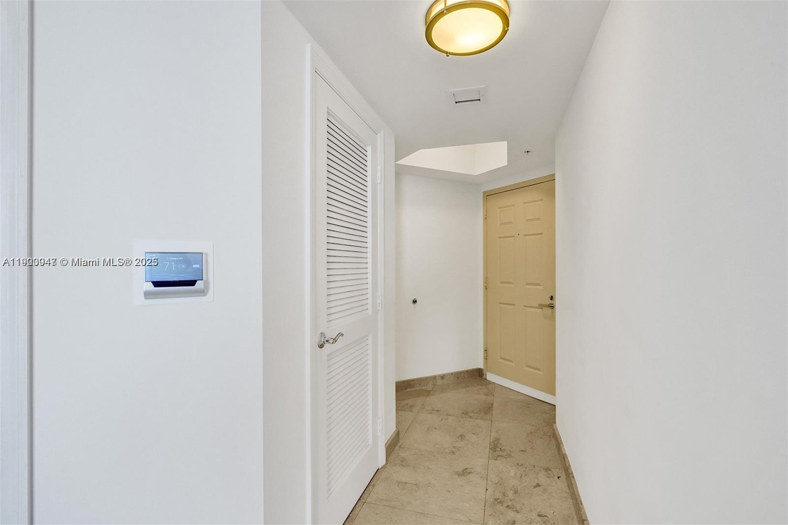 LA PERLA CONDO - Residential Lease