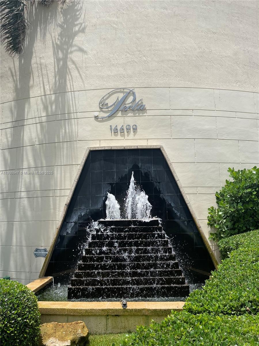 LA PERLA CONDO - Residential Lease