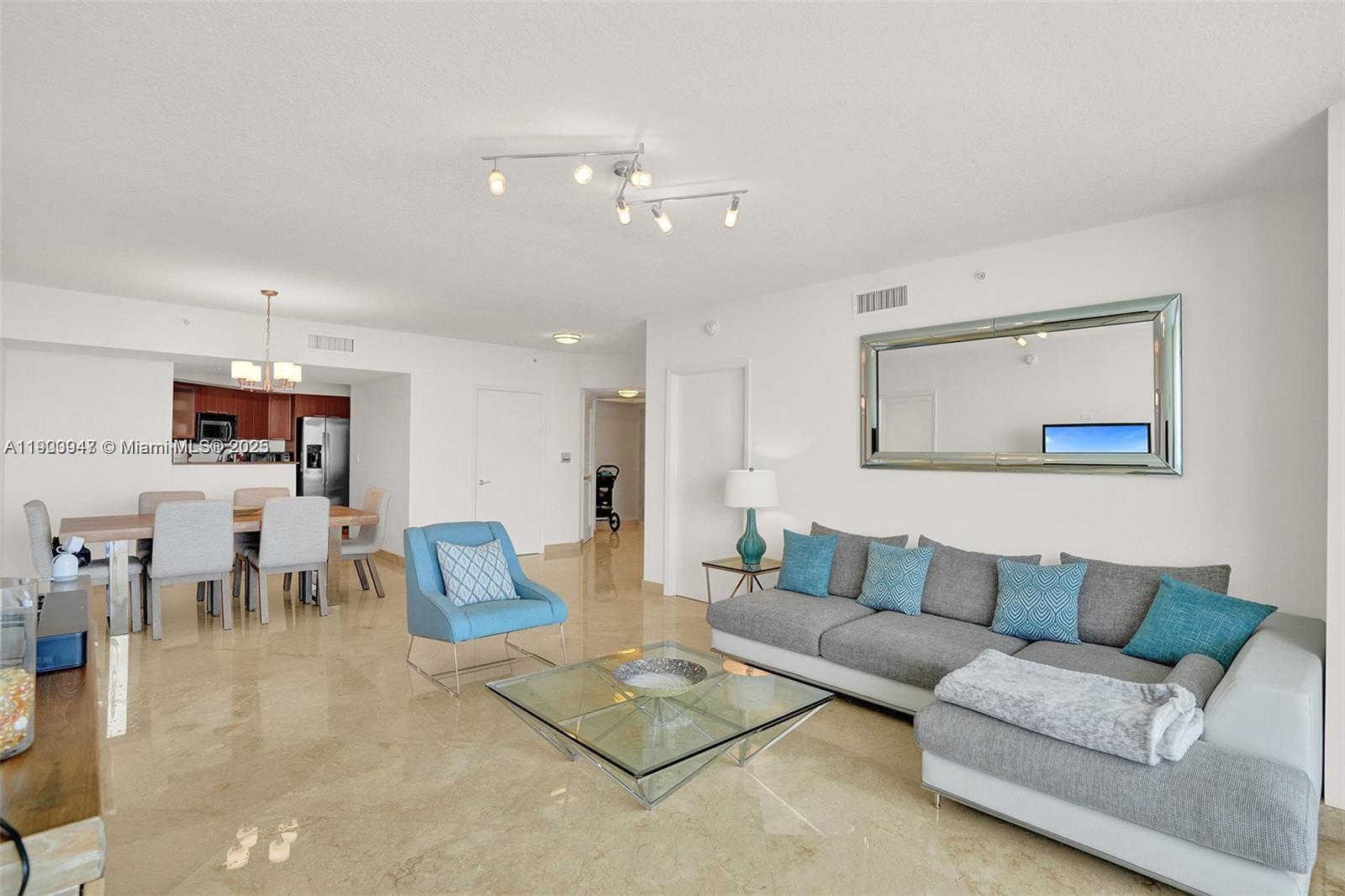 LA PERLA CONDO - Residential Lease