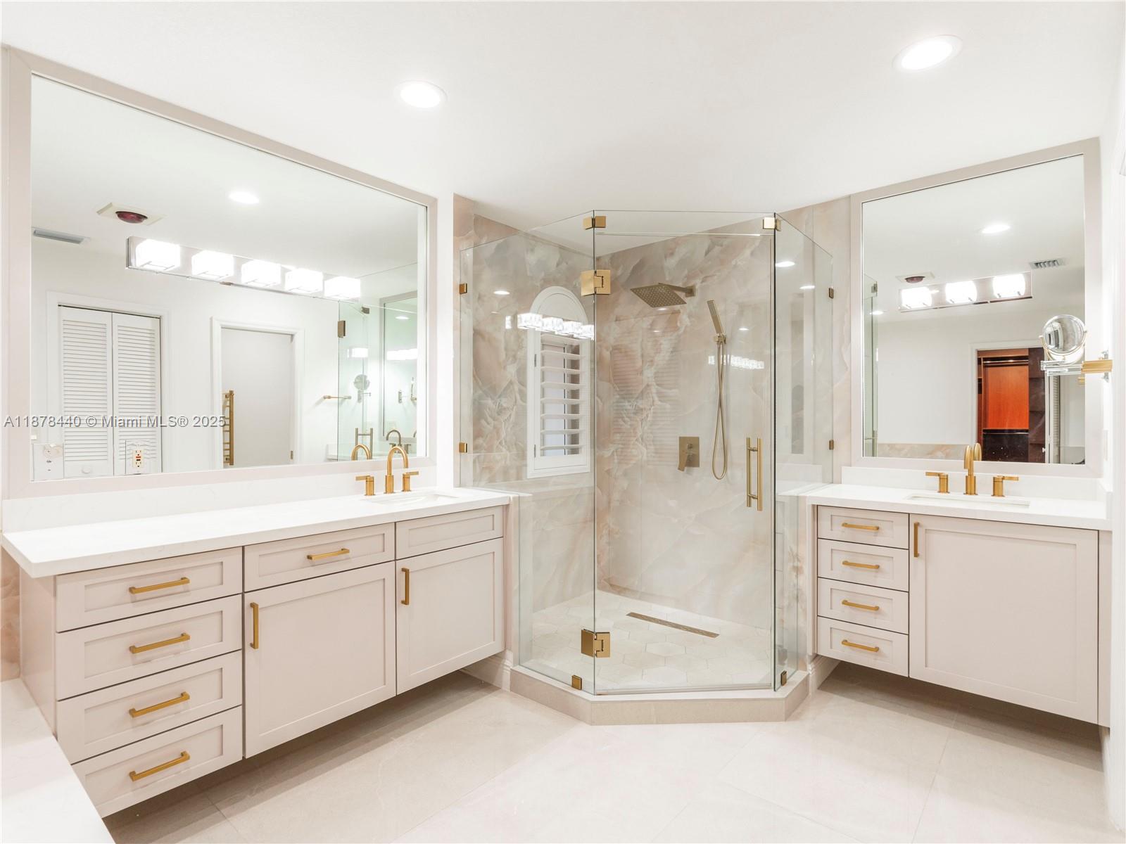 1ST ADDN TO ROYAL OAKS - Residential