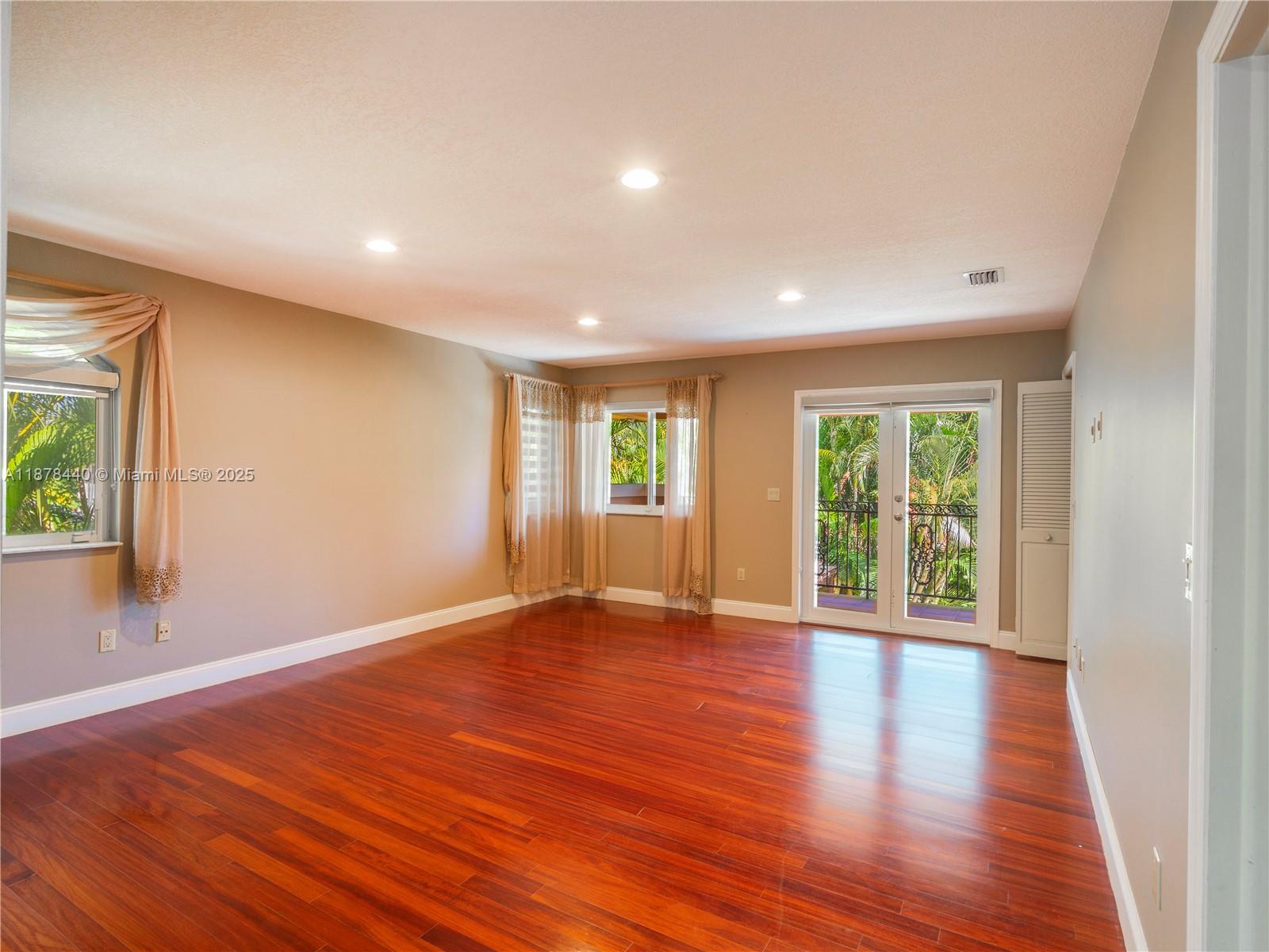 1ST ADDN TO ROYAL OAKS - Residential