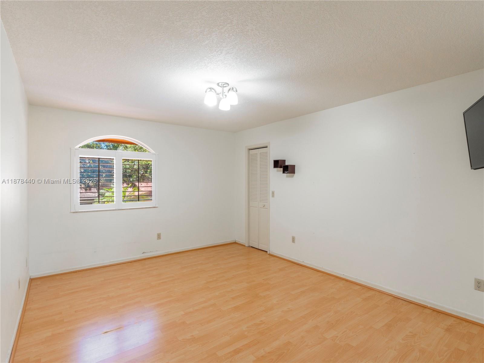 1ST ADDN TO ROYAL OAKS - Residential