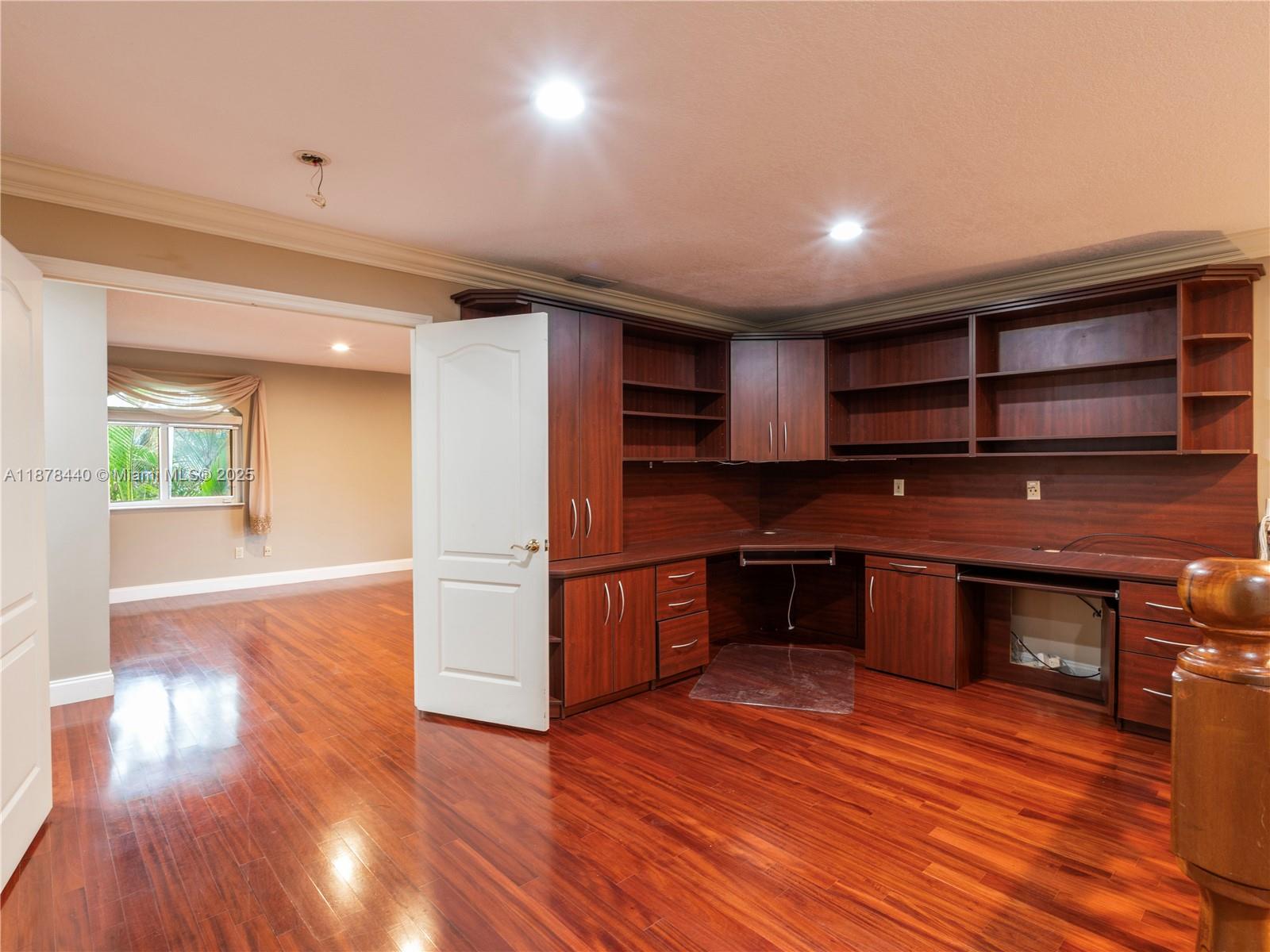 1ST ADDN TO ROYAL OAKS - Residential