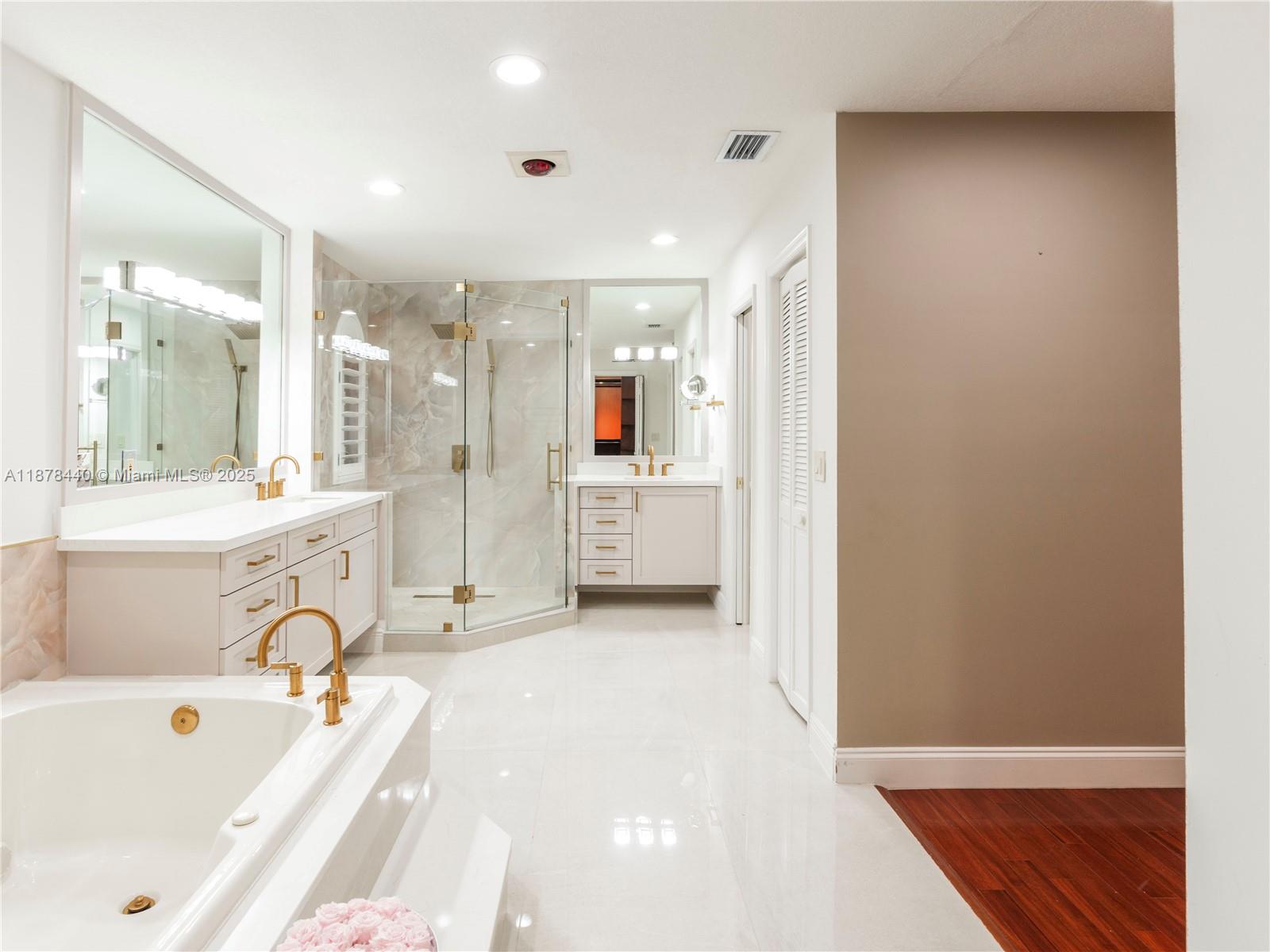 1ST ADDN TO ROYAL OAKS - Residential