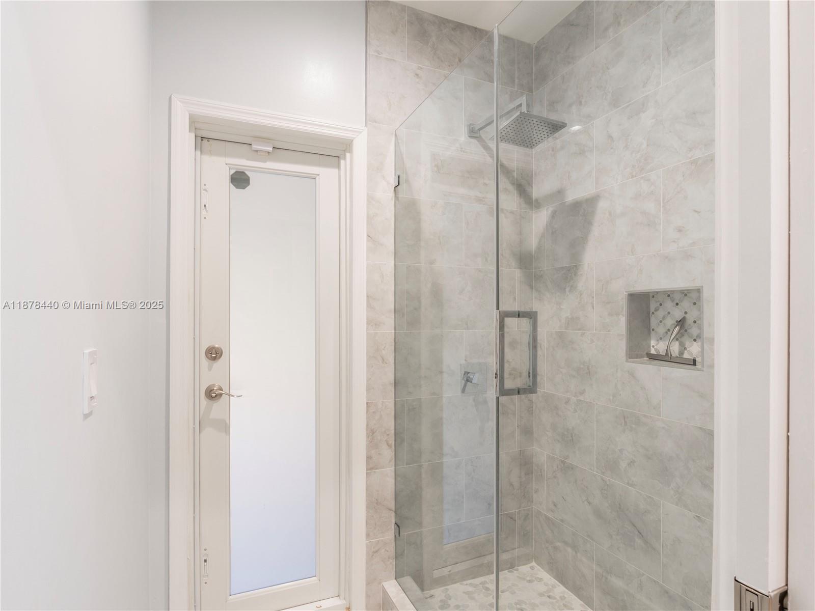 1ST ADDN TO ROYAL OAKS - Residential