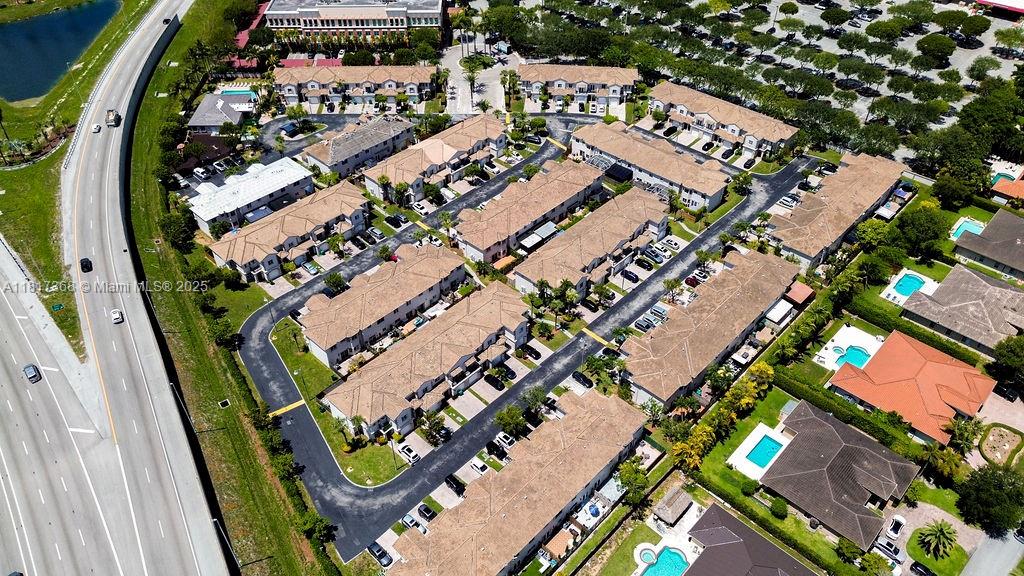 KENDALL VILLAGE TOWNVILLA - Residential