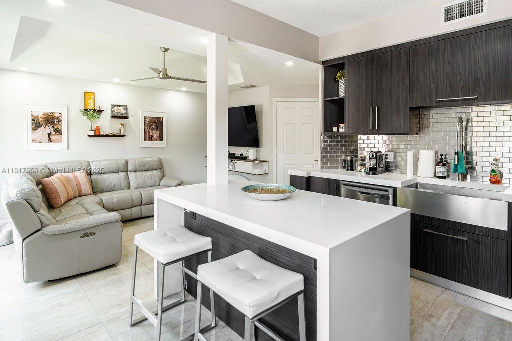 KENDALL VILLAGE TOWNVILLA - Residential