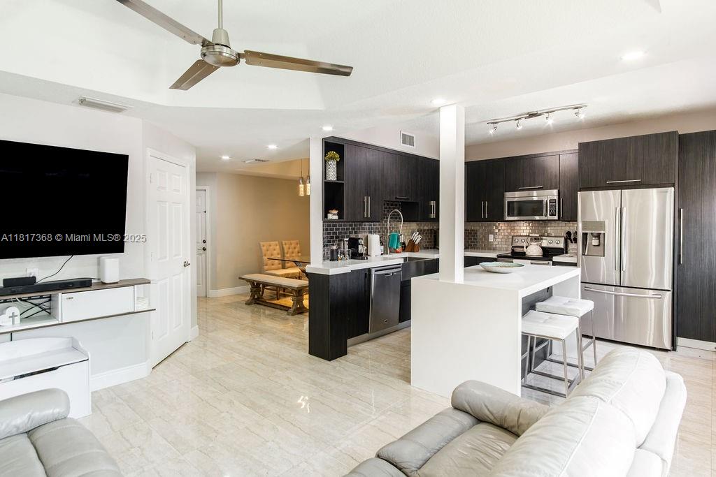 KENDALL VILLAGE TOWNVILLA - Residential