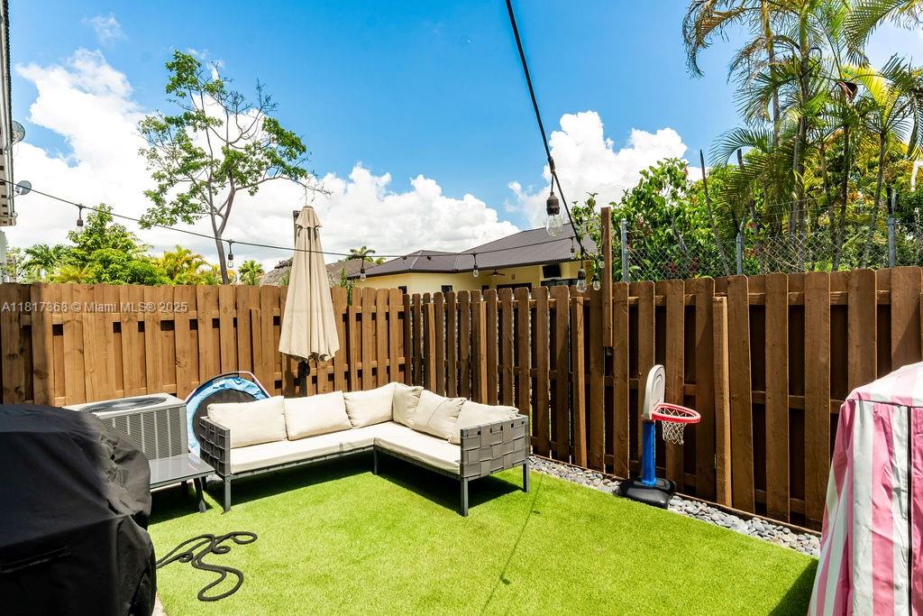 KENDALL VILLAGE TOWNVILLA - Residential