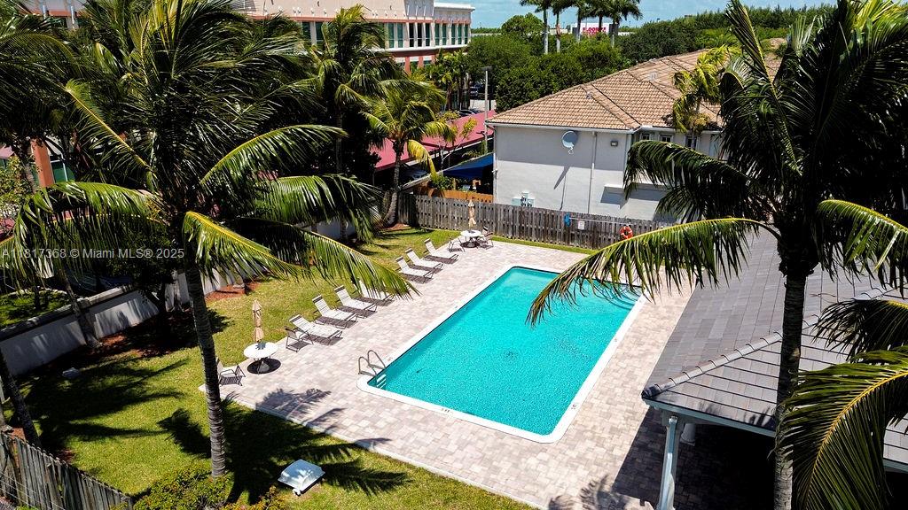 KENDALL VILLAGE TOWNVILLA - Residential