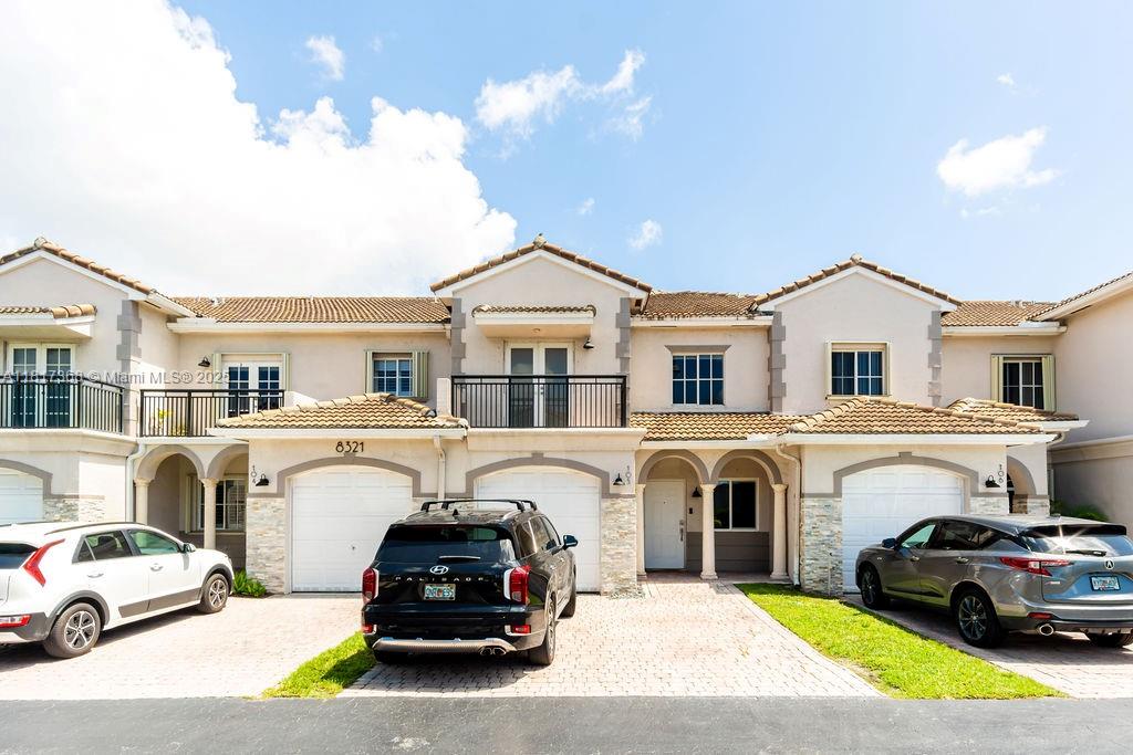 8321 Sw 124th Ave 105, Miami, Broward County, Florida - 4 Bedrooms  
3 Bathrooms - 