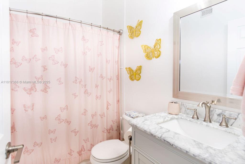 KENDALL VILLAGE TOWNVILLA - Residential