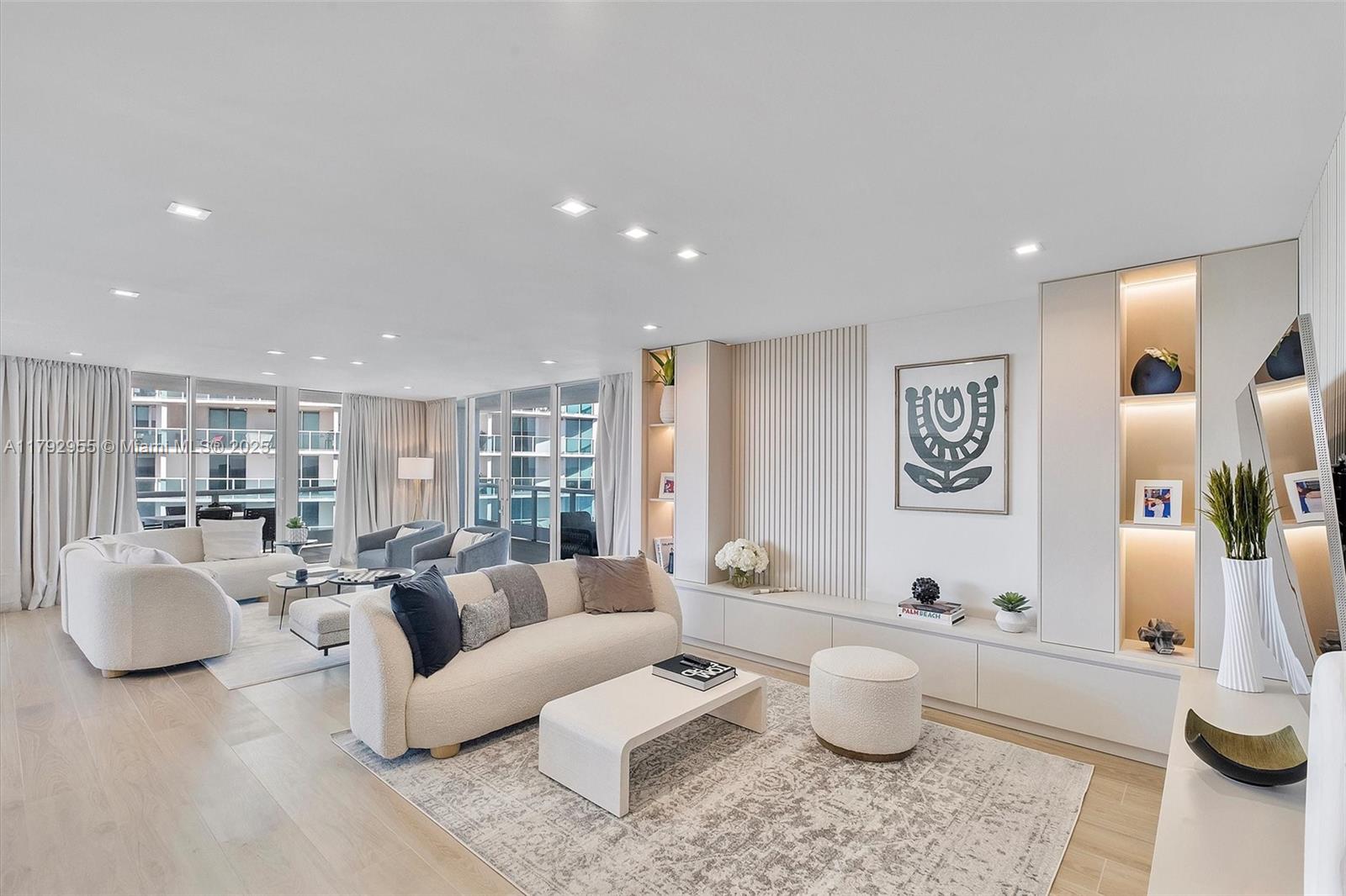 2127 Brickell Ave 2704