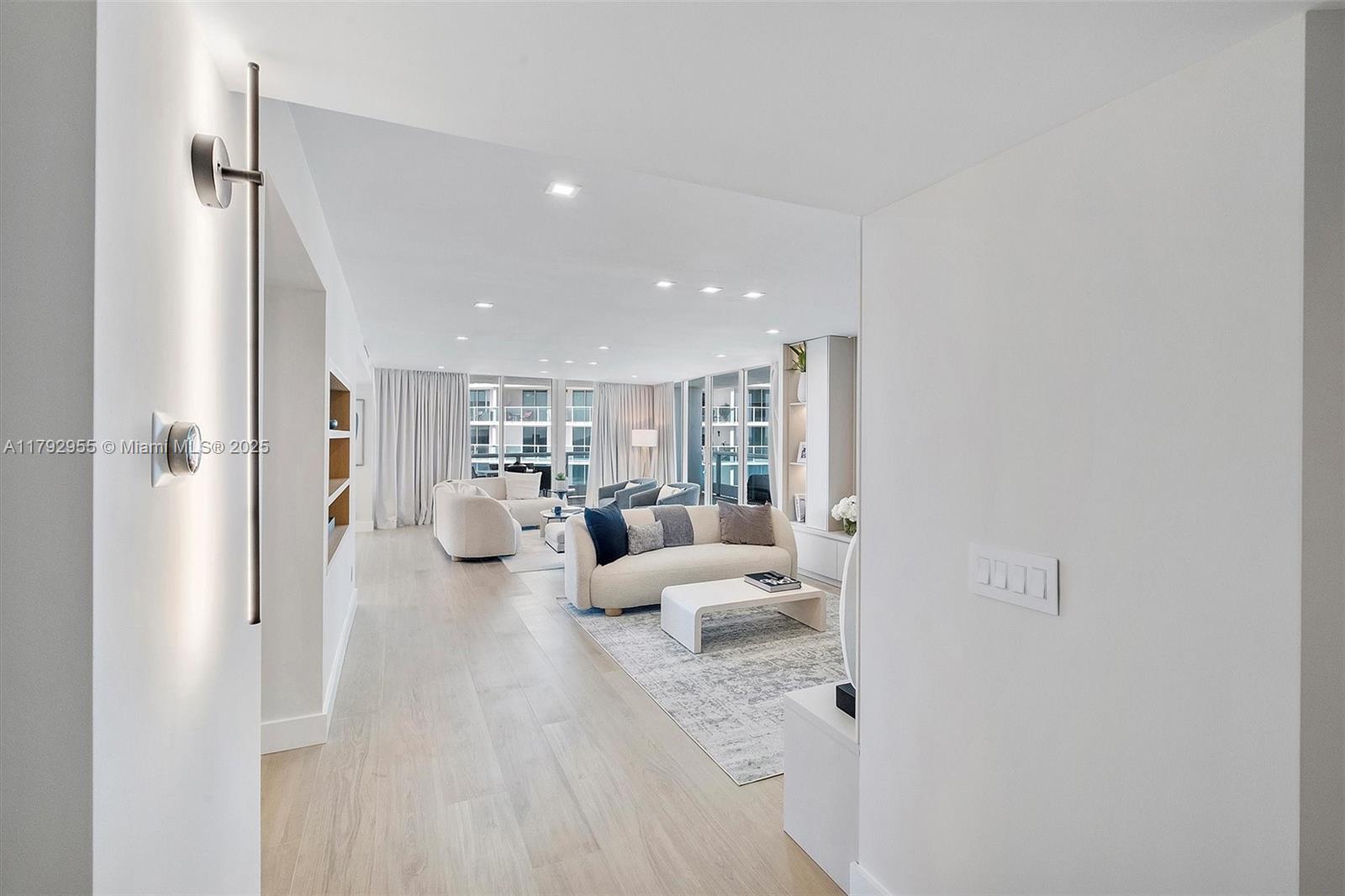 2127 Brickell Ave 2704