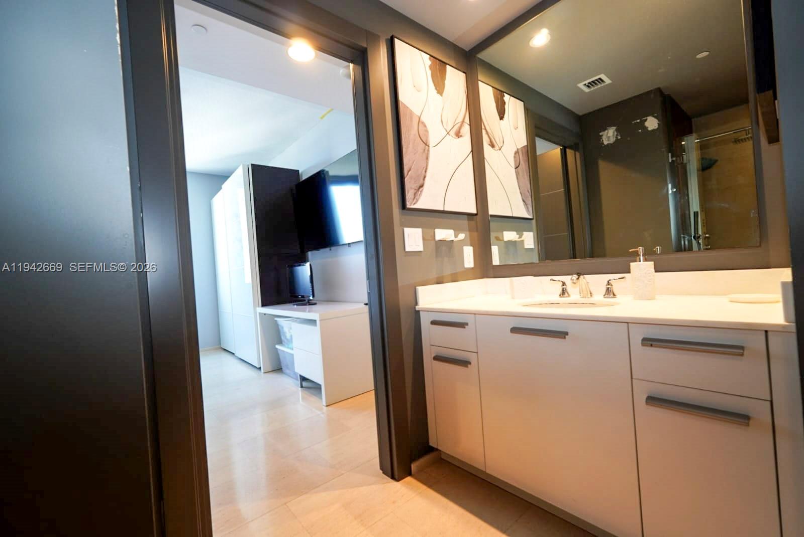 1060 BRICKELL CONDO - Residential Lease