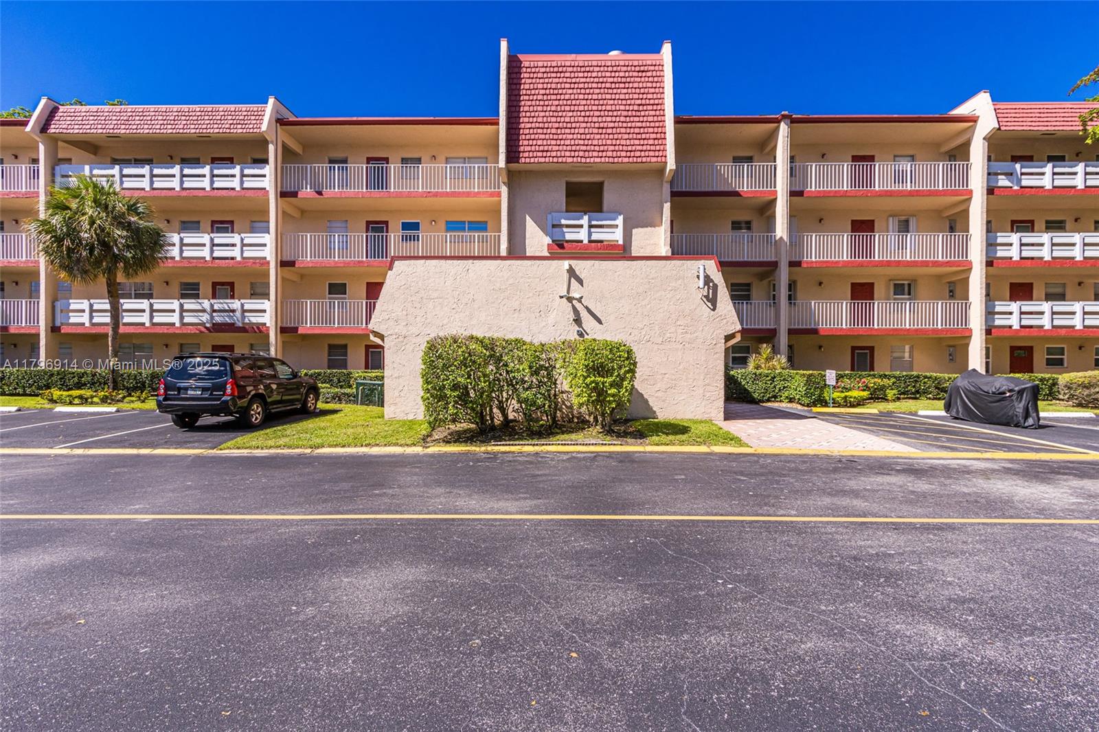 Property for Sale at 1005 Country Club Dr 307, Margate, Broward County, Florida - Bedrooms: 2 
Bathrooms: 2  - $109,900